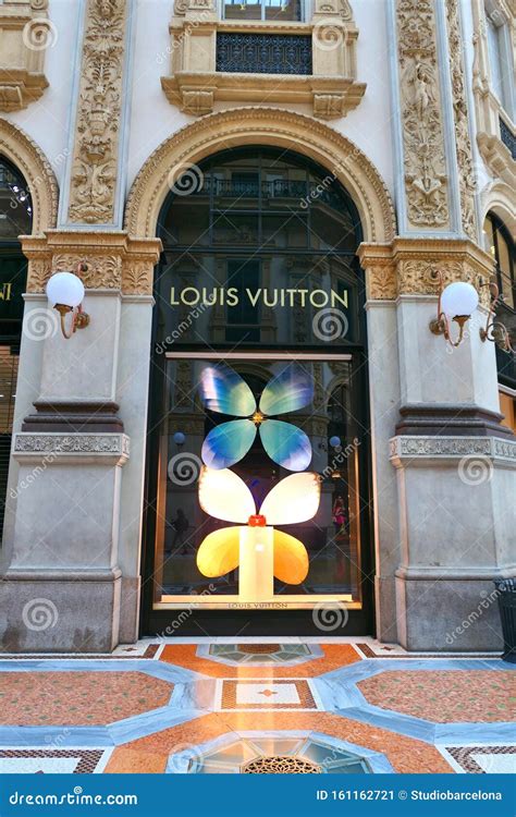 louis vuitton milano salone|louis vuitton milan italy locations.